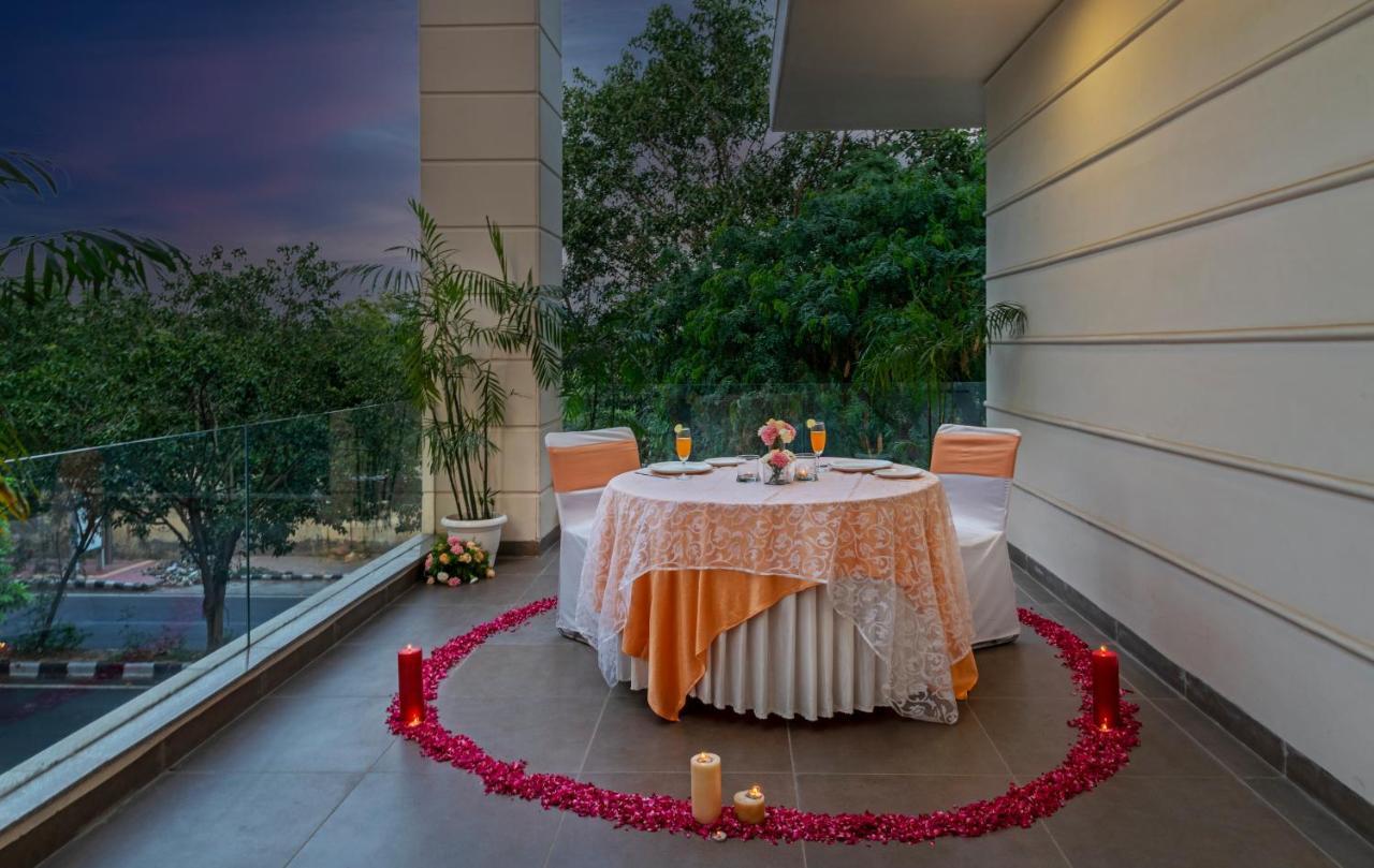 Hotel Saket 27 New Delhi Luaran gambar