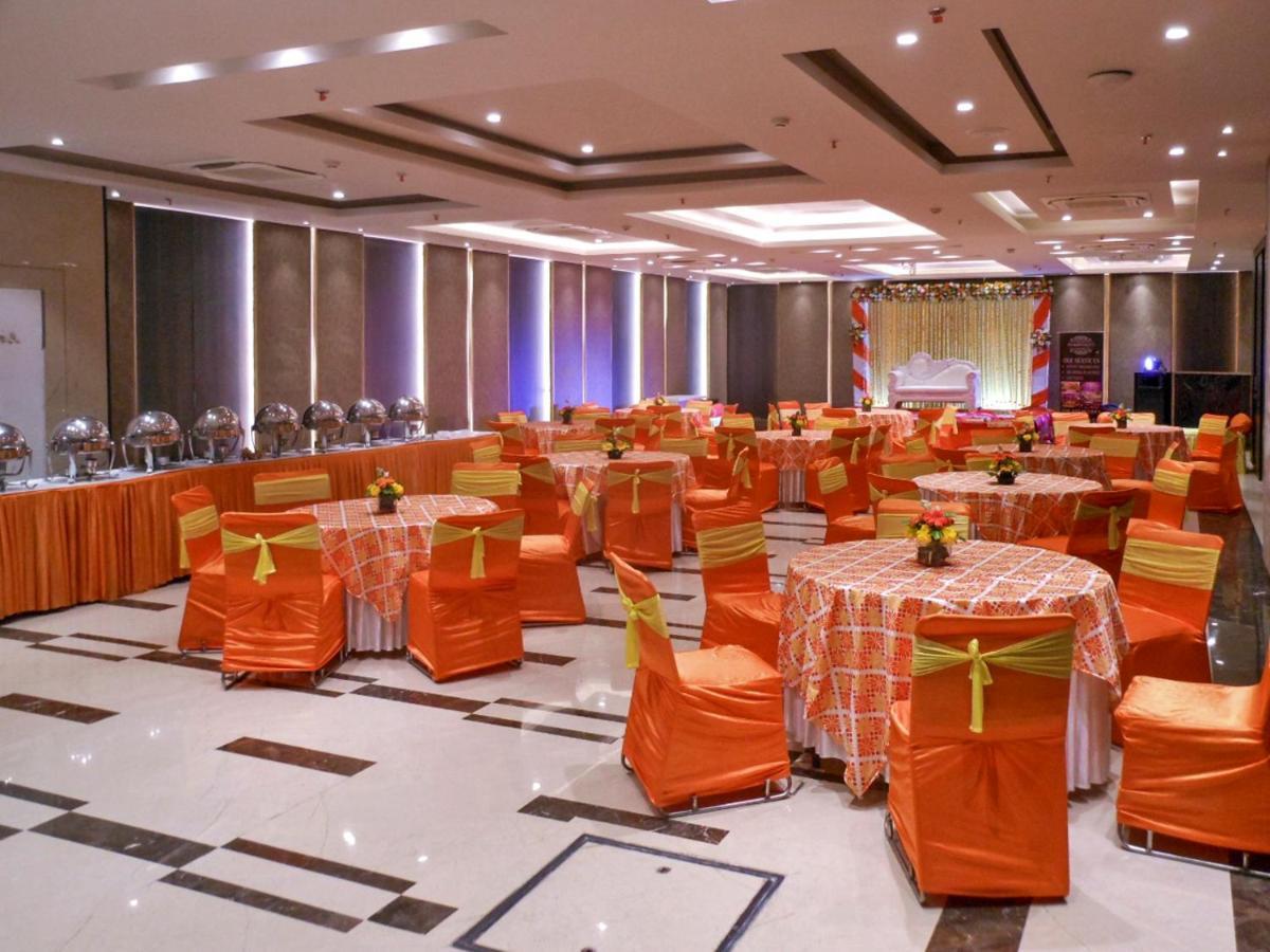 Hotel Saket 27 New Delhi Luaran gambar