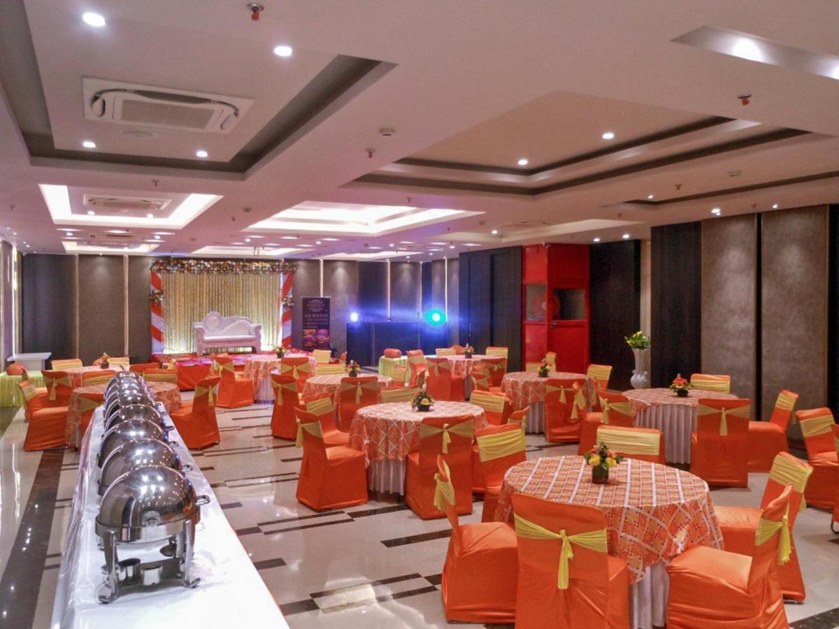 Hotel Saket 27 New Delhi Luaran gambar