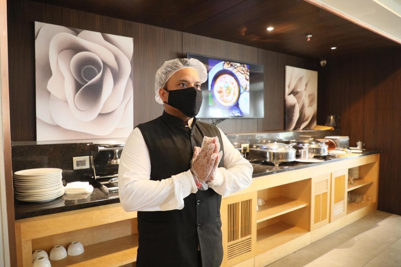 Hotel Saket 27 New Delhi Luaran gambar