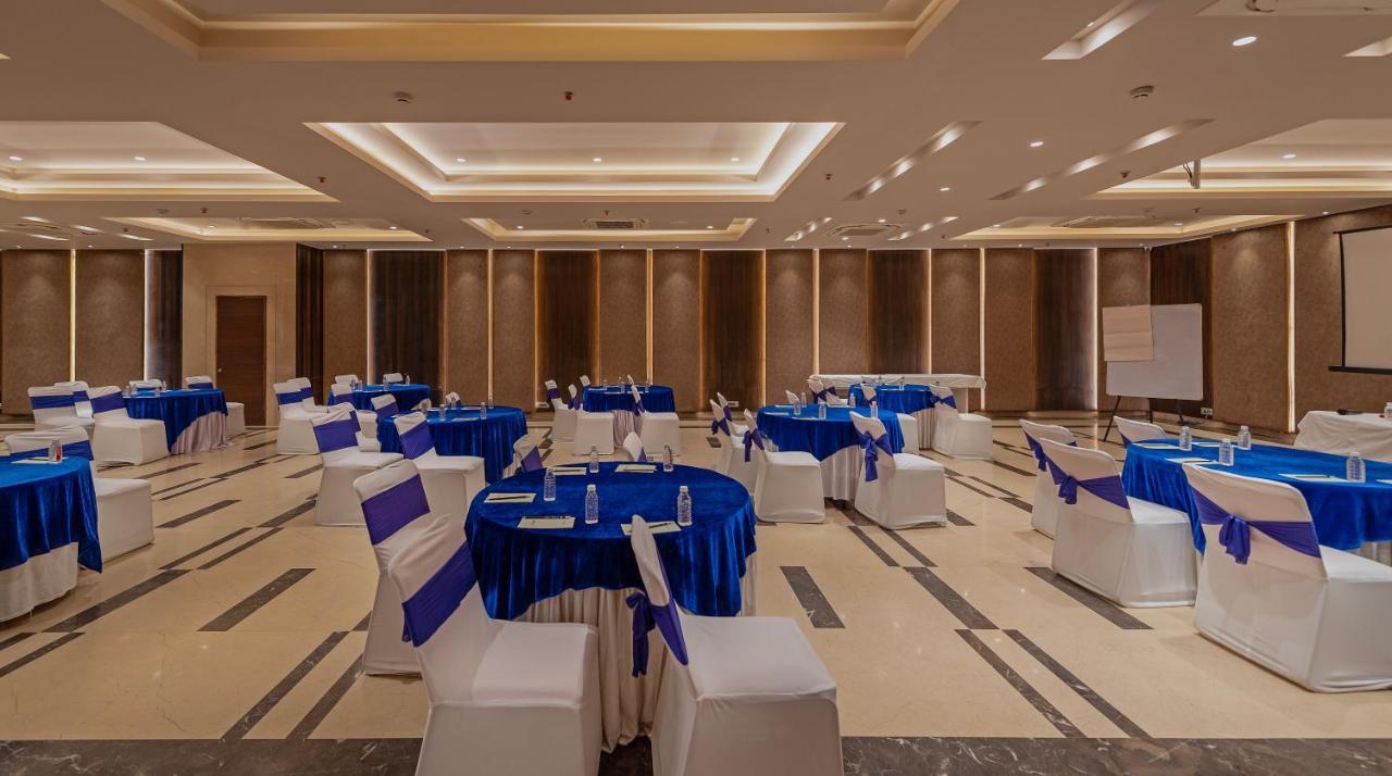 Hotel Saket 27 New Delhi Luaran gambar