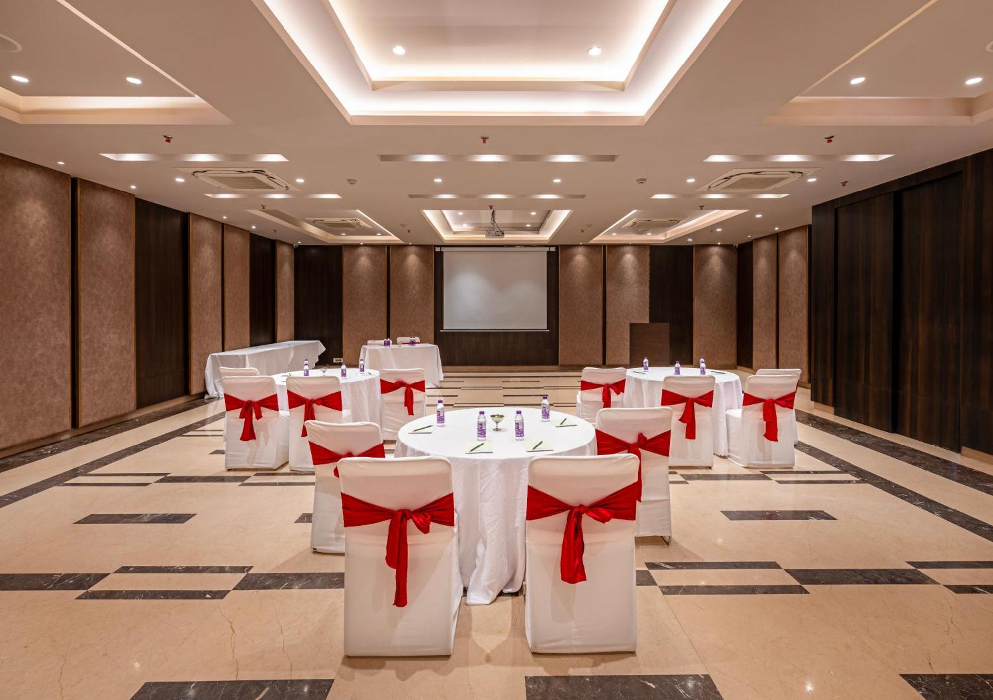Hotel Saket 27 New Delhi Luaran gambar